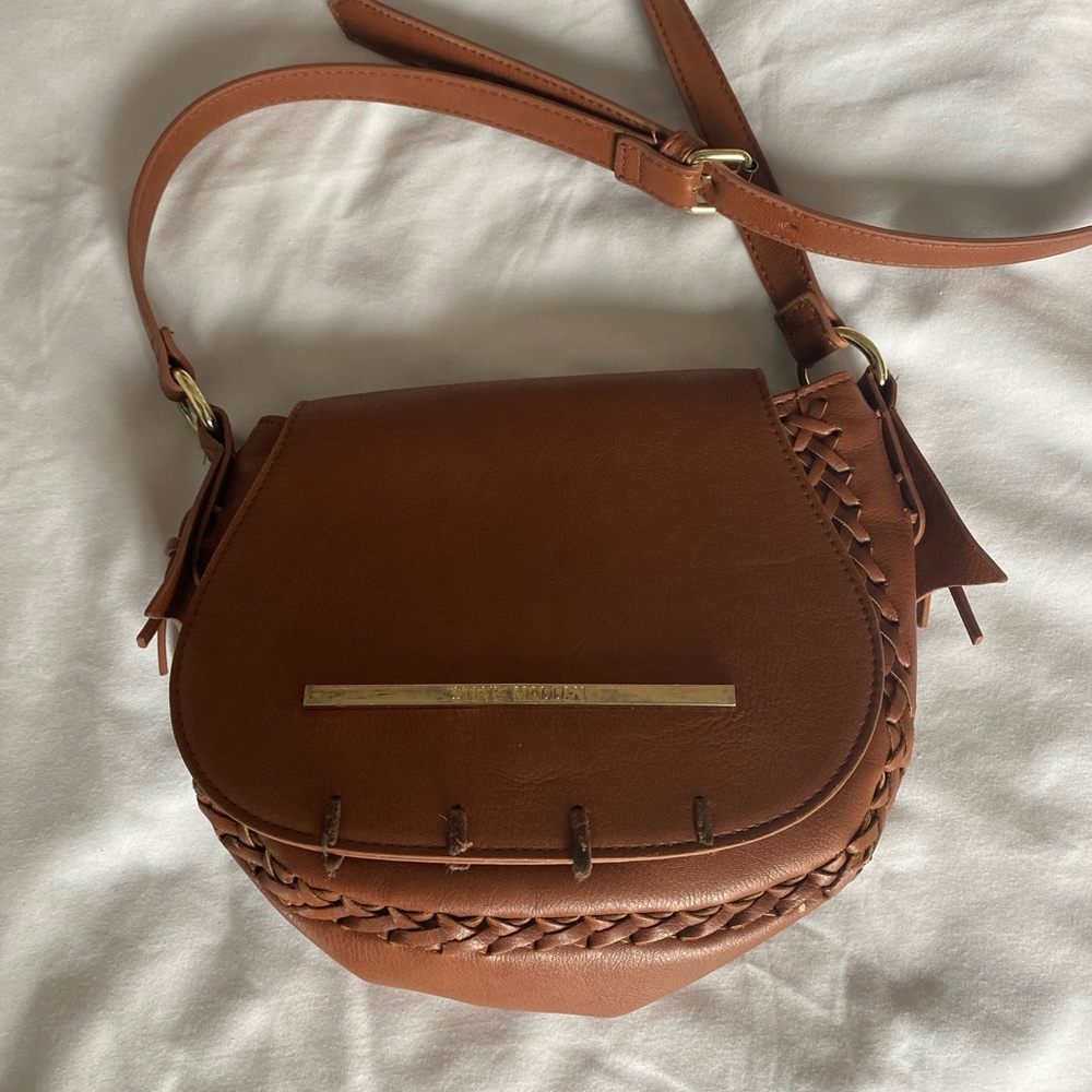 BROWN STEVE MADDEN CROSSBODY BAG